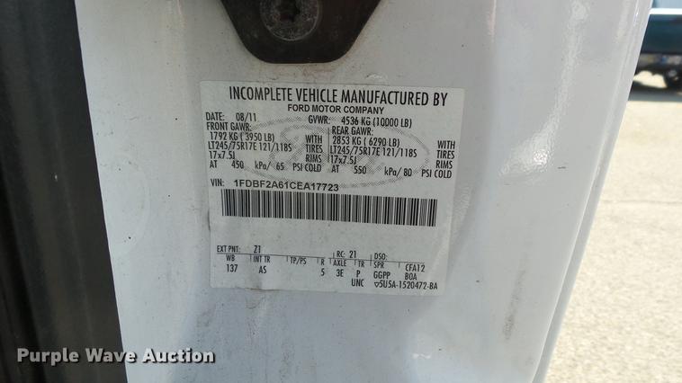 image for item DC5564 2012 Ford F250 Super Duty utility bed pickup truck