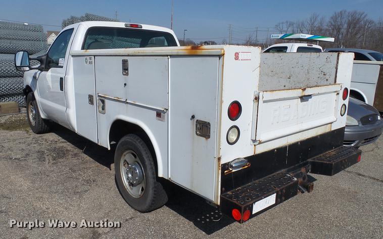 image for item DC5565 2006 Ford F250 Super Duty utility bed pickup truck