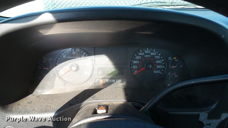 image for item DC5565 2006 Ford F250 Super Duty utility bed pickup truck