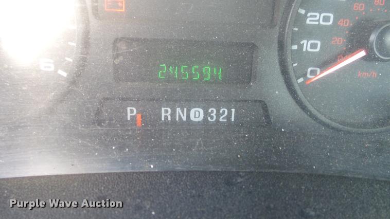 image for item DC5565 2006 Ford F250 Super Duty utility bed pickup truck