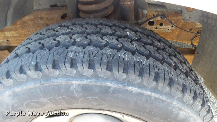 image for item DC5565 2006 Ford F250 Super Duty utility bed pickup truck