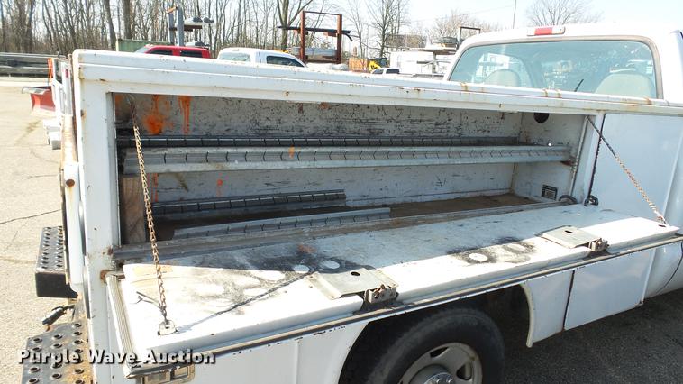 image for item DC5565 2006 Ford F250 Super Duty utility bed pickup truck