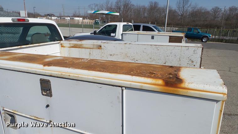 image for item DC5565 2006 Ford F250 Super Duty utility bed pickup truck