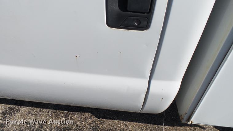 image for item DC5565 2006 Ford F250 Super Duty utility bed pickup truck