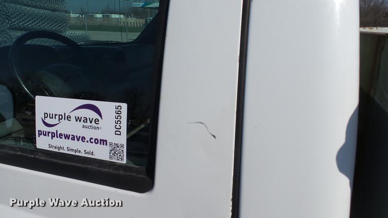 image for item DC5565 2006 Ford F250 Super Duty utility bed pickup truck