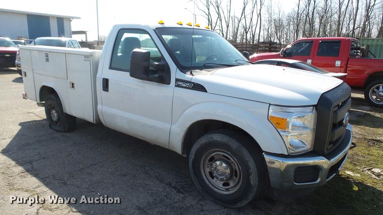 image for item DC5566 2012 Ford F250 Super Duty utility bed pickup truck