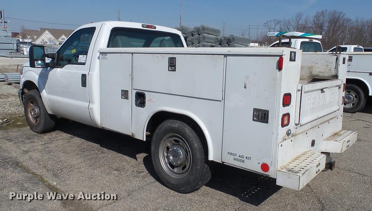 image for item DC5566 2012 Ford F250 Super Duty utility bed pickup truck