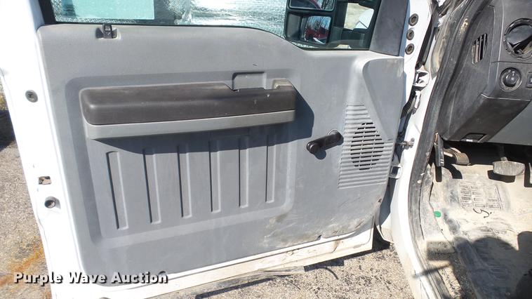 image for item DC5566 2012 Ford F250 Super Duty utility bed pickup truck