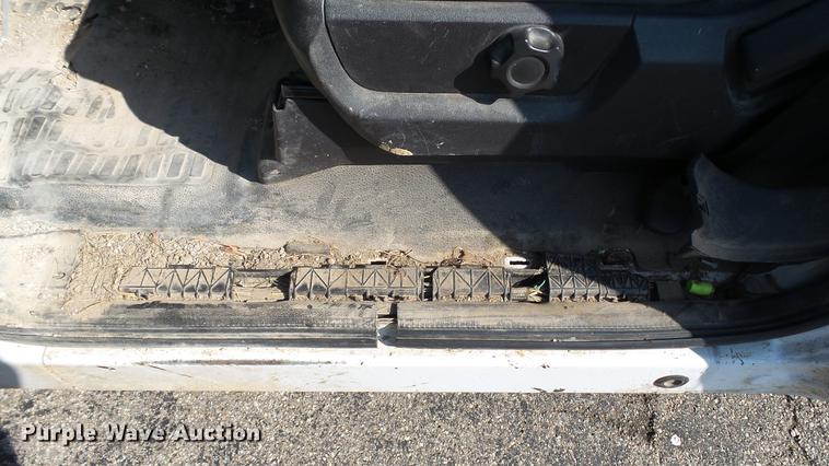 image for item DC5566 2012 Ford F250 Super Duty utility bed pickup truck