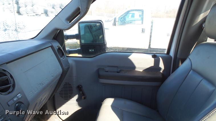 image for item DC5566 2012 Ford F250 Super Duty utility bed pickup truck