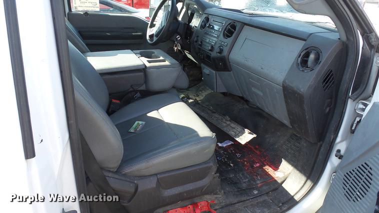 image for item DC5566 2012 Ford F250 Super Duty utility bed pickup truck