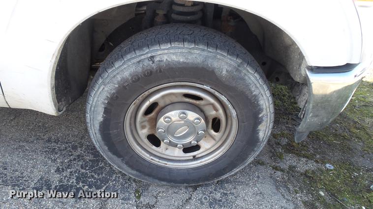 image for item DC5566 2012 Ford F250 Super Duty utility bed pickup truck