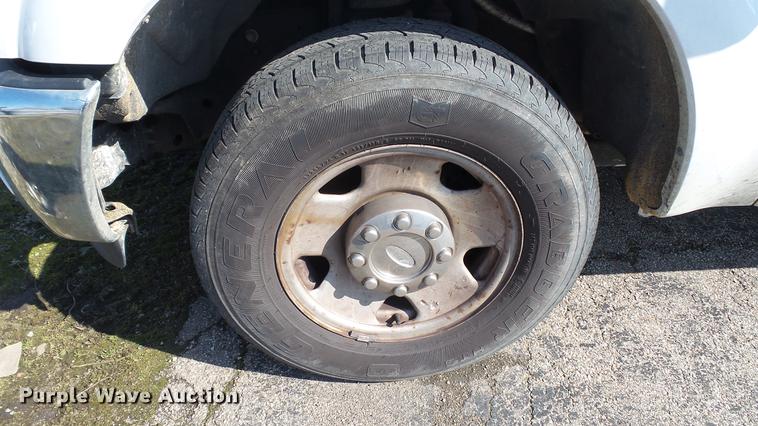 image for item DC5566 2012 Ford F250 Super Duty utility bed pickup truck