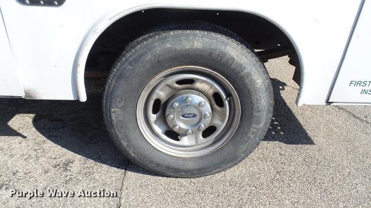 image for item DC5566 2012 Ford F250 Super Duty utility bed pickup truck