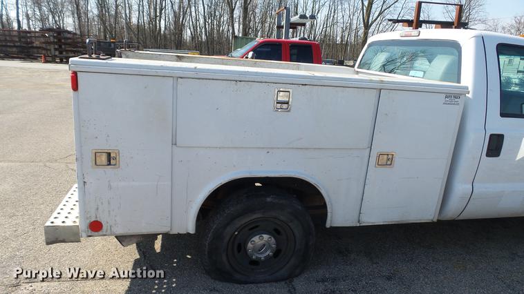 image for item DC5566 2012 Ford F250 Super Duty utility bed pickup truck