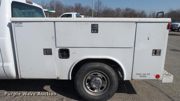 image for item DC5566 2012 Ford F250 Super Duty utility bed pickup truck