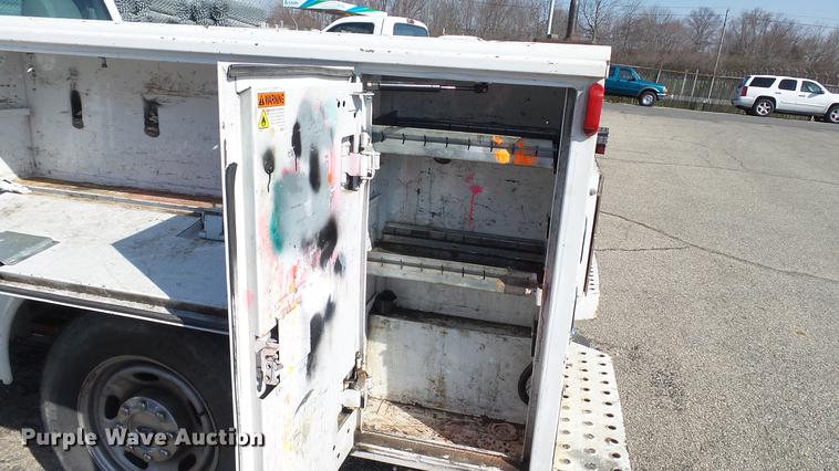 image for item DC5566 2012 Ford F250 Super Duty utility bed pickup truck