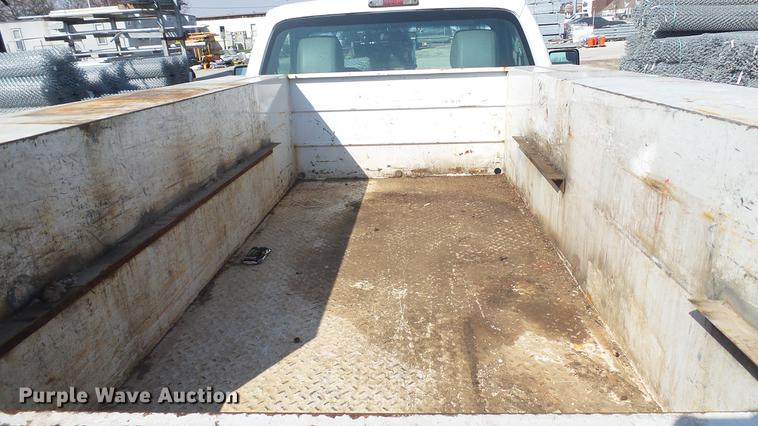 image for item DC5566 2012 Ford F250 Super Duty utility bed pickup truck