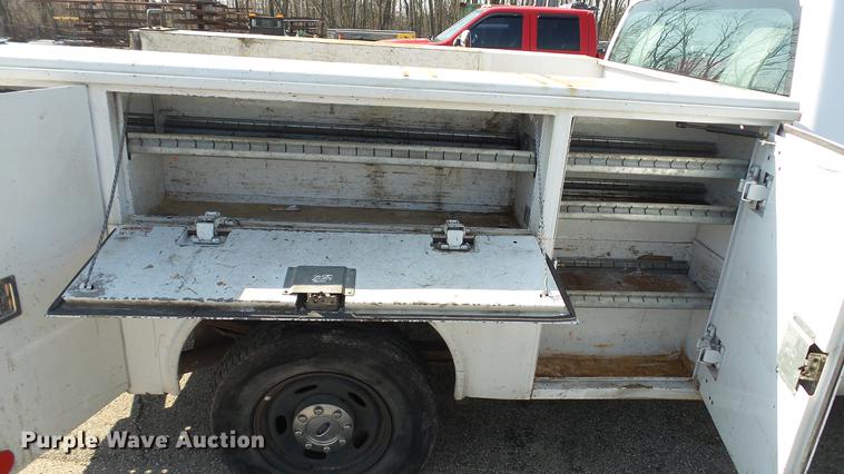 image for item DC5566 2012 Ford F250 Super Duty utility bed pickup truck