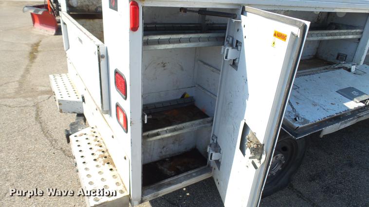 image for item DC5566 2012 Ford F250 Super Duty utility bed pickup truck