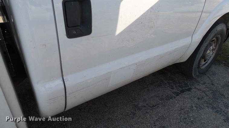 image for item DC5566 2012 Ford F250 Super Duty utility bed pickup truck