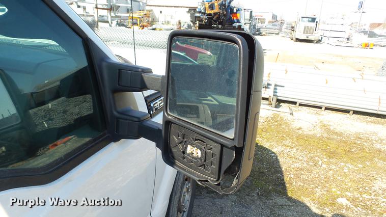 image for item DC5566 2012 Ford F250 Super Duty utility bed pickup truck