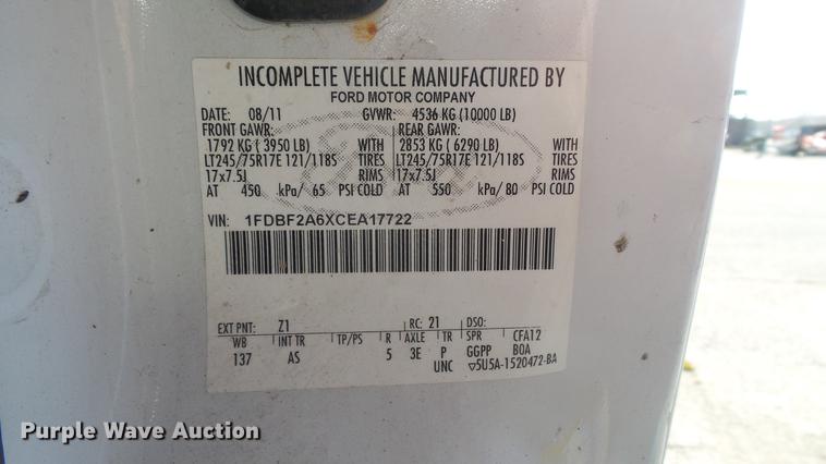 image for item DC5566 2012 Ford F250 Super Duty utility bed pickup truck