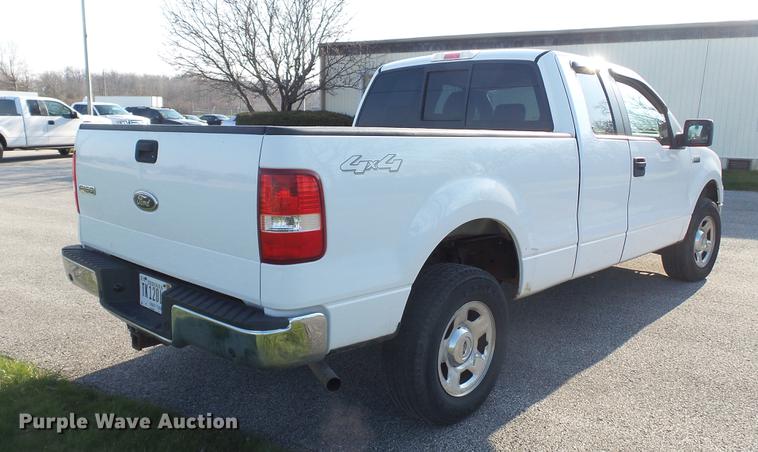 image for item DC5568 2005 Ford F150 XLT SuperCab pickup truck