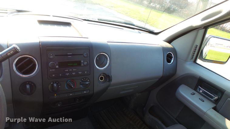 image for item DC5568 2005 Ford F150 XLT SuperCab pickup truck