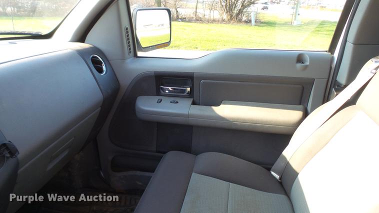 image for item DC5568 2005 Ford F150 XLT SuperCab pickup truck