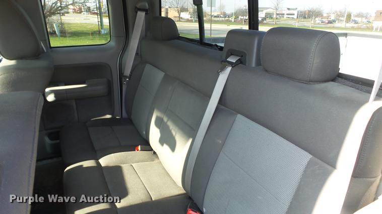 image for item DC5568 2005 Ford F150 XLT SuperCab pickup truck