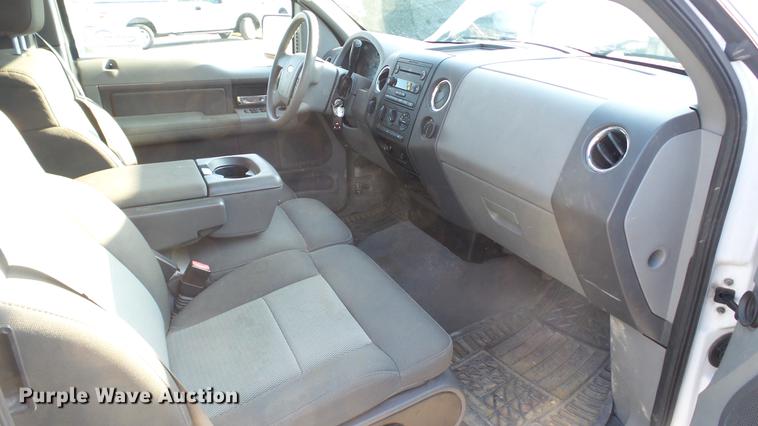 image for item DC5568 2005 Ford F150 XLT SuperCab pickup truck