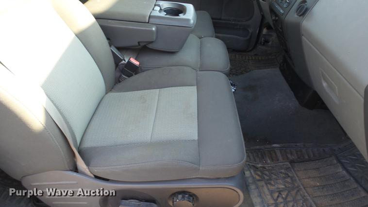 image for item DC5568 2005 Ford F150 XLT SuperCab pickup truck