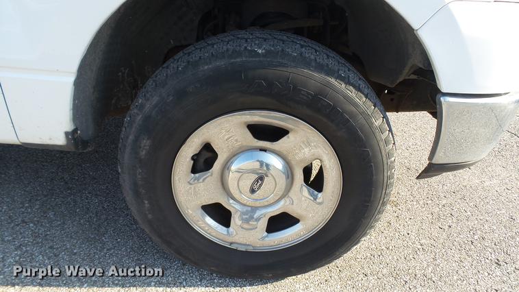 image for item DC5568 2005 Ford F150 XLT SuperCab pickup truck