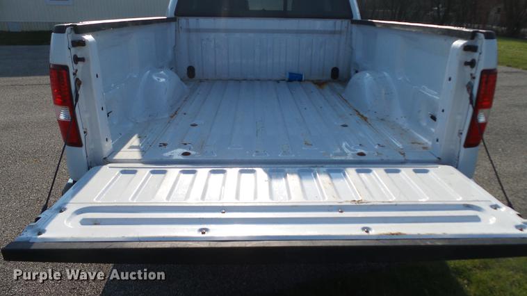 image for item DC5568 2005 Ford F150 XLT SuperCab pickup truck