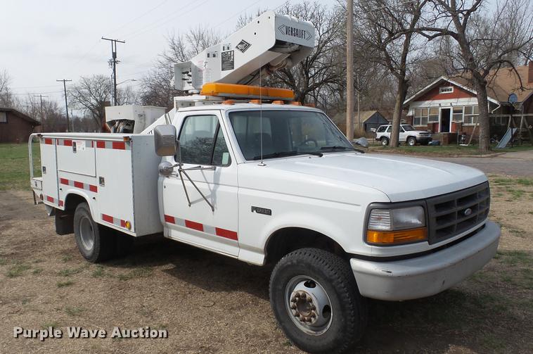 image for item DC5573 1995 Ford F450 bucket truck