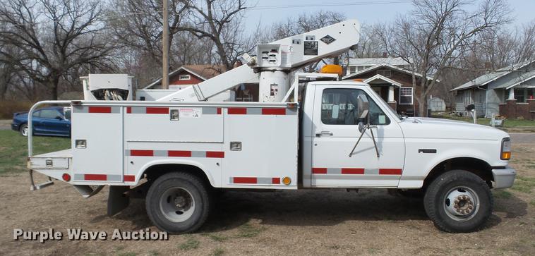 image for item DC5573 1995 Ford F450 bucket truck