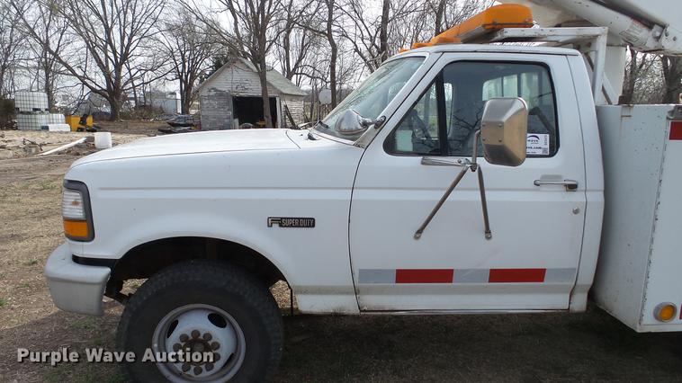 image for item DC5573 1995 Ford F450 bucket truck