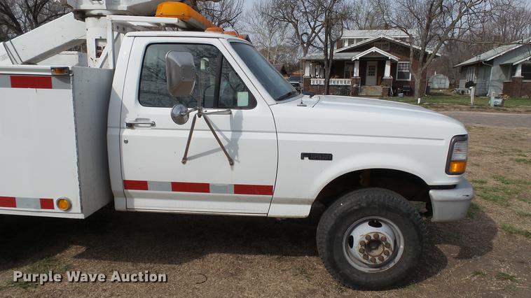 image for item DC5573 1995 Ford F450 bucket truck