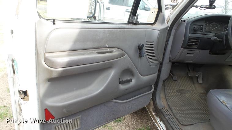 image for item DC5573 1995 Ford F450 bucket truck