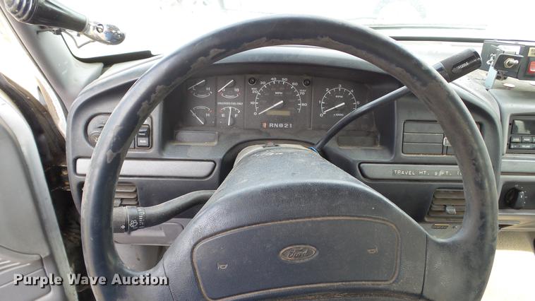 image for item DC5573 1995 Ford F450 bucket truck