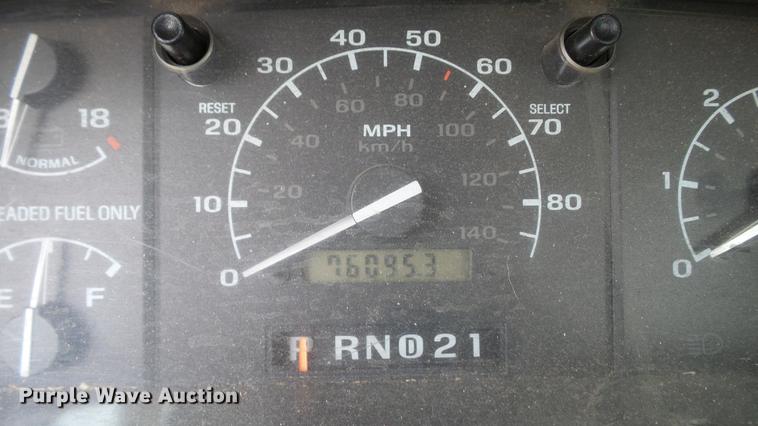 image for item DC5573 1995 Ford F450 bucket truck