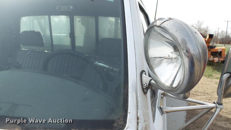 image for item DC5573 1995 Ford F450 bucket truck