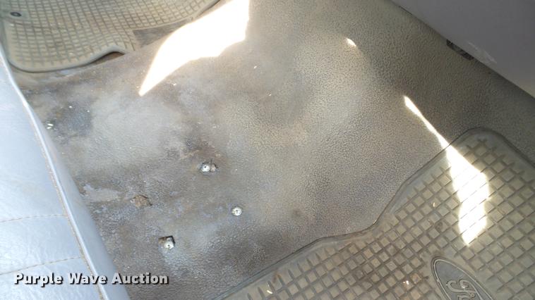 image for item DC5573 1995 Ford F450 bucket truck