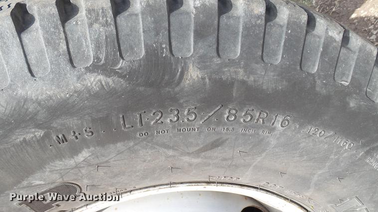 image for item DC5573 1995 Ford F450 bucket truck