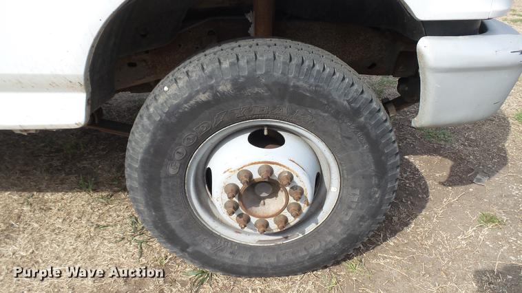 image for item DC5573 1995 Ford F450 bucket truck