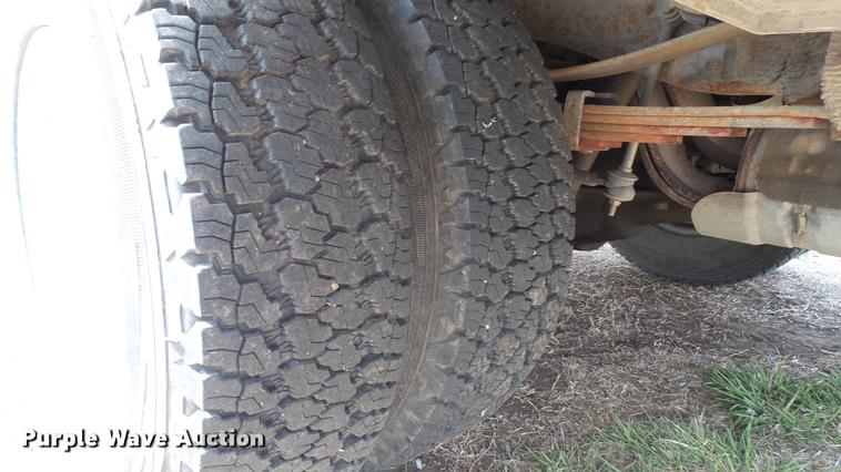 image for item DC5573 1995 Ford F450 bucket truck