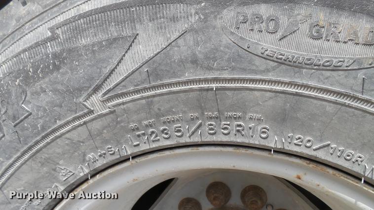 image for item DC5573 1995 Ford F450 bucket truck