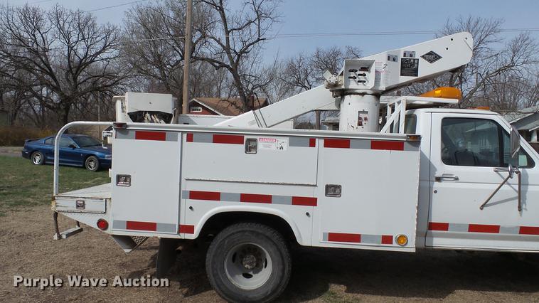 image for item DC5573 1995 Ford F450 bucket truck