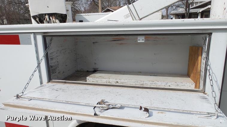 image for item DC5573 1995 Ford F450 bucket truck